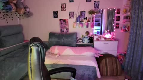 Snapshot of valerie_cutee chatting on 10-12-25, 07:57 Lera online show from 10-12-25, 07:57