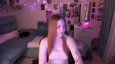 Snapshot of valerie_cutee chatting on 10-13-25, 04:51 Lera online show from 10-13-25, 04:51