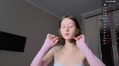 Snapshot of valerie_mooon chatting on 10-11-25, 10:19 Kristi moony online show from 10-11-25, 10:19