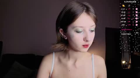 Snapshot of valerie_mooon chatting on 11-01-25, 09:28 Kristi moony online show from 11-01-25, 09:28