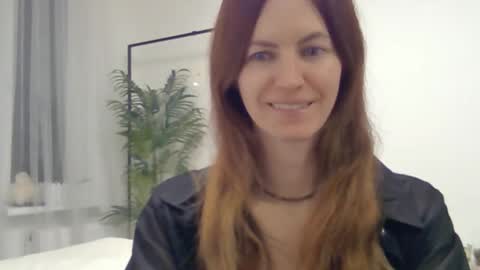 valerie_rose777 online show from 12-16-25, 08:58