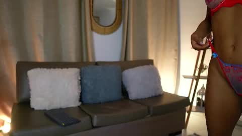 Snapshot of valeriebony chatting on 11-26-25, 04:35 Valerie Style3 online show from 11-26-25, 04:35