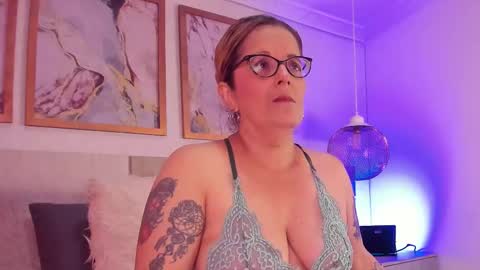 Snapshot of valeriefoxx chatting on 03-06-25, 12:19 Valeria online show from 03-06-25, 12:19