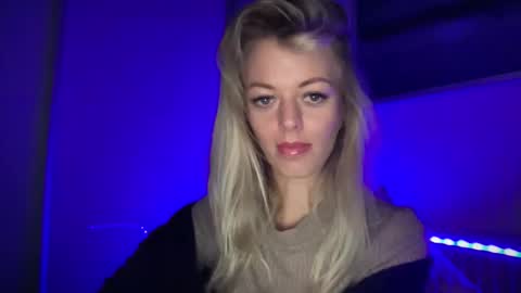 Valerie  online show from 11-28-25, 09:56