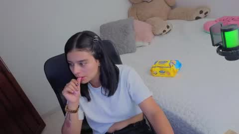 Snapshot of valerihouse_ chatting on 06-20-26, 02:03 valerihouse_ online show from 06-20-26, 02:03