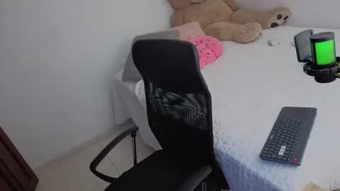 Snapshot of valerihouse_ chatting on 07-07-26, 01:52 valerihouse_ online show from 07-07-26, 01:52