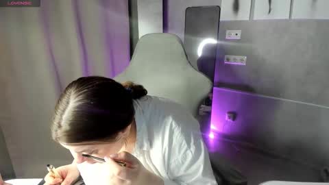 Snapshot of valery_grand chatting on 02-21-26, 01:17 Valery online show from 02-21-26, 01:17