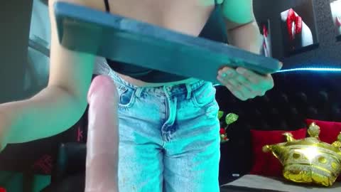 Snapshot of valery_meer_ chatting on 12-18-24, 03:11 Valeria online show from 12-18-24, 03:11