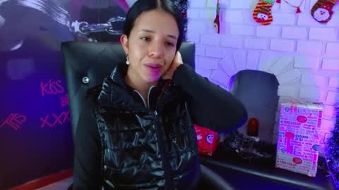 Snapshot of valery_meer_ chatting on 12-23-24, 11:57 Valeria online show from 12-23-24, 11:57