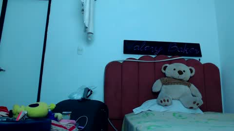 B V Naughty online show from 12-17-24, 10:22