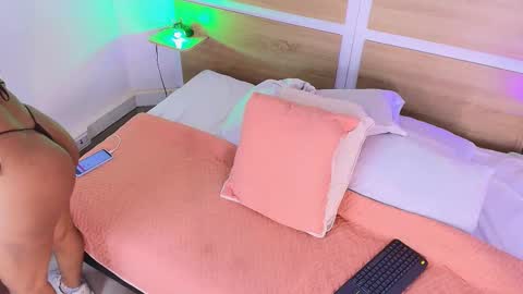 Snapshot of valerycortezm chatting on 02-16-26, 12:23 Valery online show from 02-16-26, 12:23