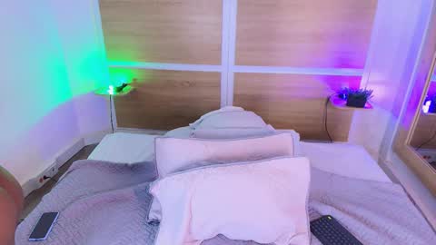 Snapshot of valerycortezm chatting on 02-17-26, 12:45 Valery online show from 02-17-26, 12:45