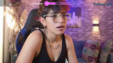 Snapshot of valeryevansvg chatting on 12-15-25, 01:59 Valery online show from 12-15-25, 01:59