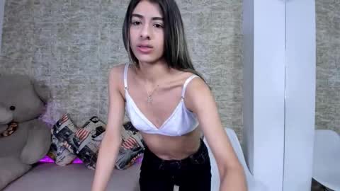 Snapshot of valeryrivas_ chatting on 01-16-26, 12:42 Valery Rivas online show from 01-16-26, 12:42