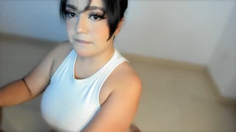 Snapshot of valerysoto_ chatting on 12-19-24, 02:12 Valery Soto online show from 12-19-24, 02:12