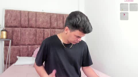 Snapshot of valerystonne_ chatting on 01-25-25, 09:14 Valery Stonne online show from 01-25-25, 09:14