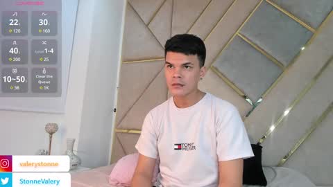 Snapshot of valerystonne_ chatting on 02-25-25, 07:58 Valery Stonne online show from 02-25-25, 07:58