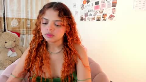 Snapshot of valientegirl_ chatting on 01-12-25, 02:35 VALIENTE  online show from 01-12-25, 02:35
