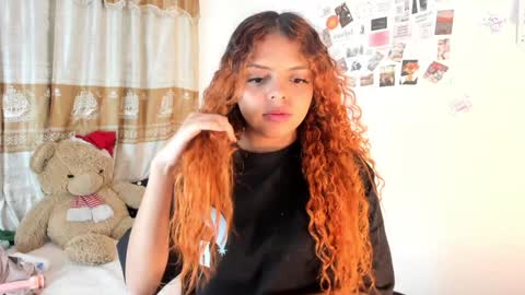 Snapshot of valientegirl_ chatting on 01-31-25, 05:40 VALIENTE  online show from 01-31-25, 05:40