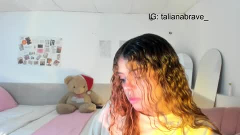 Snapshot of valientegirl_ chatting on 09-30-25, 09:09 VALIENTE  online show from 09-30-25, 09:09