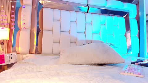 Valkiria moore  online show from 01-22-25, 09:32