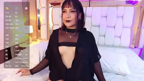 Valkiria moore  online show from 01-31-25, 08:01