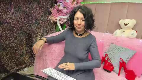 Snapshot of valleriwind chatting on 01-07-25, 07:10 ValleriWind online show from 01-07-25, 07:10