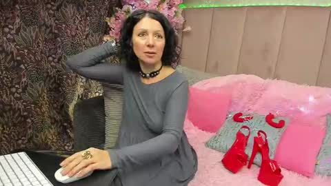 Snapshot of valleriwind chatting on 01-07-25, 01:14 ValleriWind online show from 01-07-25, 01:14