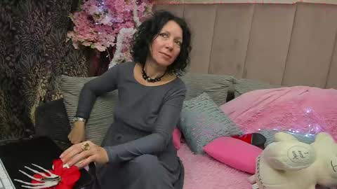 Snapshot of valleriwind chatting on 01-08-25, 03:17 ValleriWind online show from 01-08-25, 03:17