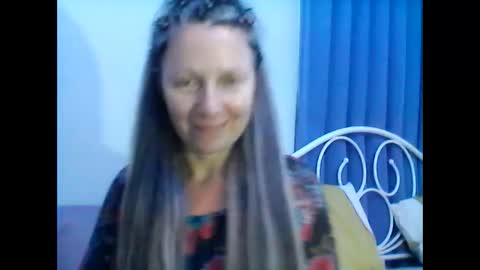 Snapshot of valleriwind chatting on 01-19-25, 01:12 ValleriWind online show from 01-19-25, 01:12