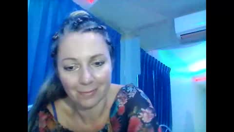 Snapshot of valleriwind chatting on 01-24-25, 06:35 ValleriWind online show from 01-24-25, 06:35