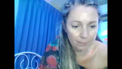 Snapshot of valleriwind chatting on 01-25-25, 06:34 ValleriWind online show from 01-25-25, 06:34