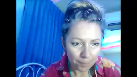 Snapshot of valleriwind chatting on 01-28-25, 01:27 ValleriWind online show from 01-28-25, 01:27