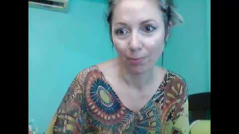 Snapshot of valleriwind chatting on 02-03-25, 12:15 ValleriWind online show from 02-03-25, 12:15