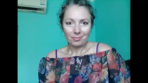 Snapshot of valleriwind chatting on 02-04-25, 02:17 ValleriWind online show from 02-04-25, 02:17