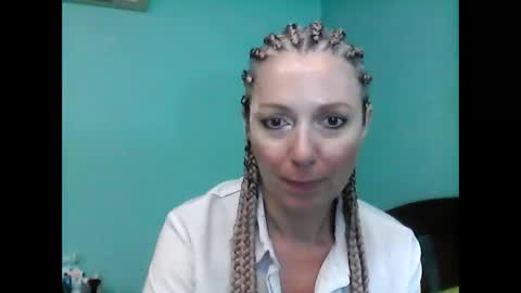 Snapshot of valleriwind chatting on 02-07-25, 01:15 ValleriWind online show from 02-07-25, 01:15