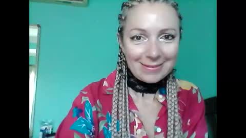 Snapshot of valleriwind chatting on 02-10-25, 12:30 ValleriWind online show from 02-10-25, 12:30