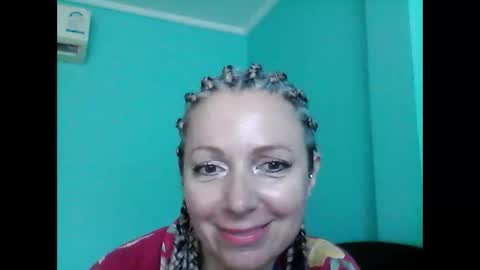 Snapshot of valleriwind chatting on 02-11-25, 01:10 ValleriWind online show from 02-11-25, 01:10