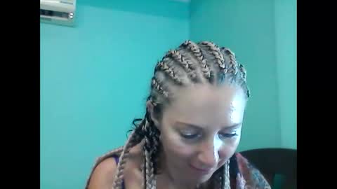 Snapshot of valleriwind chatting on 02-14-25, 03:36 ValleriWind online show from 02-14-25, 03:36