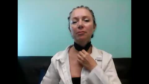 Snapshot of valleriwind chatting on 02-16-25, 11:26 ValleriWind online show from 02-16-25, 11:26