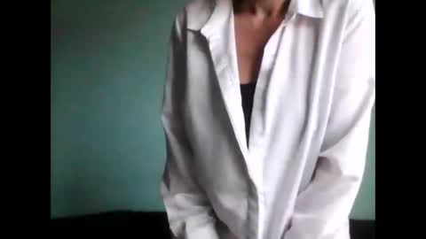 Snapshot of valleriwind chatting on 02-17-25, 09:56 ValleriWind online show from 02-17-25, 09:56