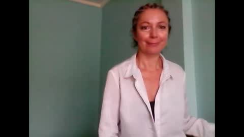 Snapshot of valleriwind chatting on 02-18-25, 12:48 ValleriWind online show from 02-18-25, 12:48