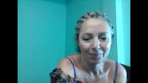 Snapshot of valleriwind chatting on 02-19-25, 12:33 ValleriWind online show from 02-19-25, 12:33