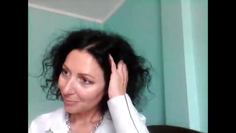 Snapshot of valleriwind chatting on 03-07-25, 02:04 ValleriWind online show from 03-07-25, 02:04