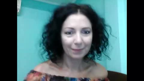 Snapshot of valleriwind chatting on 03-08-25, 12:33 ValleriWind online show from 03-08-25, 12:33