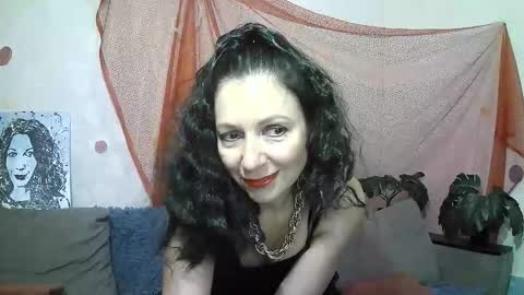 Snapshot of valleriwind chatting on 10-02-25, 10:39 ValleriWind online show from 10-02-25, 10:39