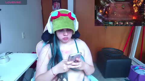 Im Violet online show from 03-10-25, 08:12