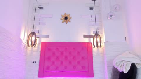 Vallolet Peach  online show from 02-04-25, 11:38