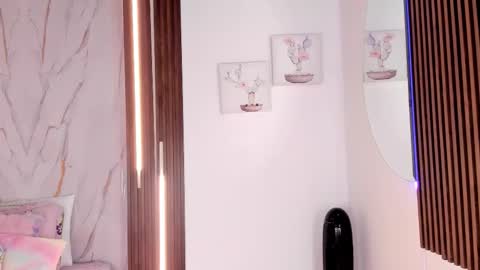 Snapshot of valloletsamar chatting on 02-04-26, 12:11 Vallolet Peach online show from 02-04-26, 12:11