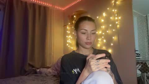 Little Devil online show from 09-23-25, 02:31